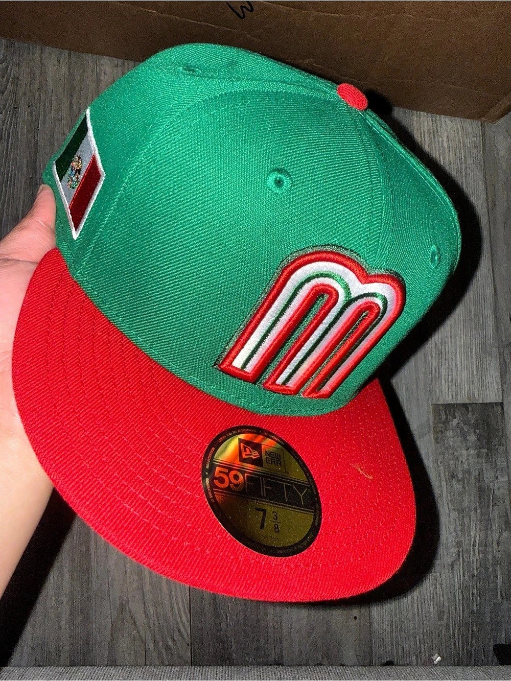 New Era 59FIFTY Fitted Cap Green & Red Size 7 3/8 NWT